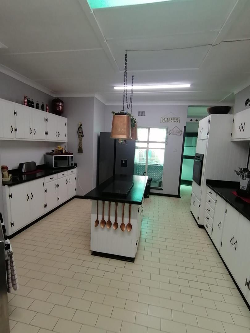 To Let 5 Bedroom Property for Rent in Generaal De Wet Free State